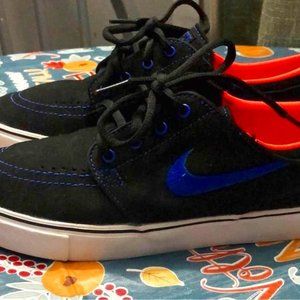 boys nike shoes size 6y